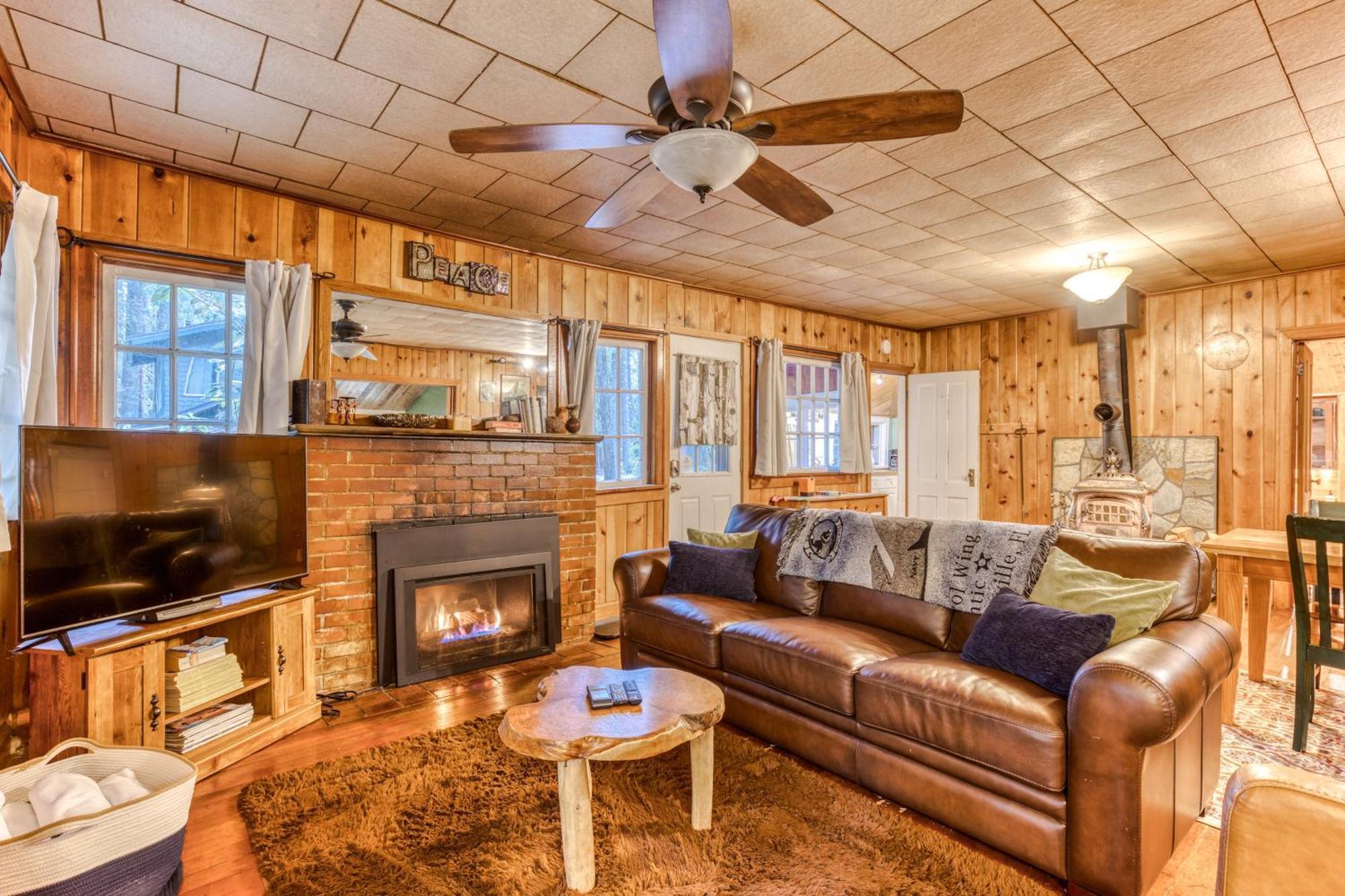 The Cedars Cabin Welches Luaran gambar