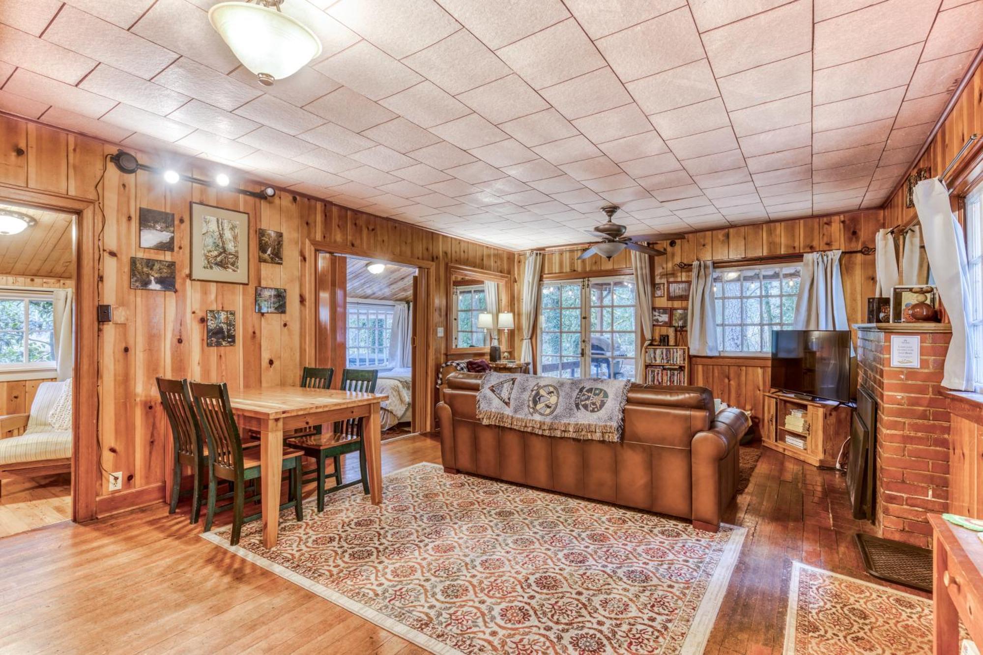 The Cedars Cabin Welches Luaran gambar