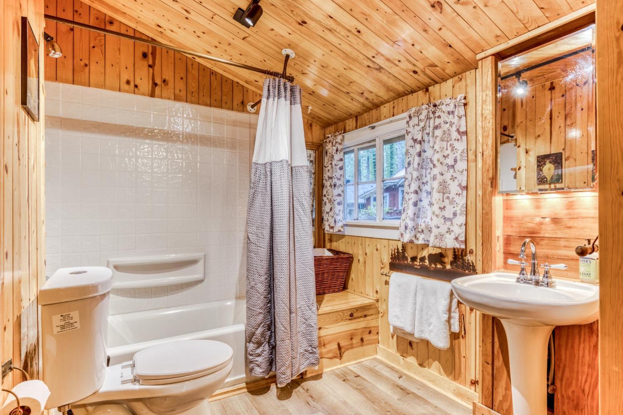 The Cedars Cabin Welches Luaran gambar