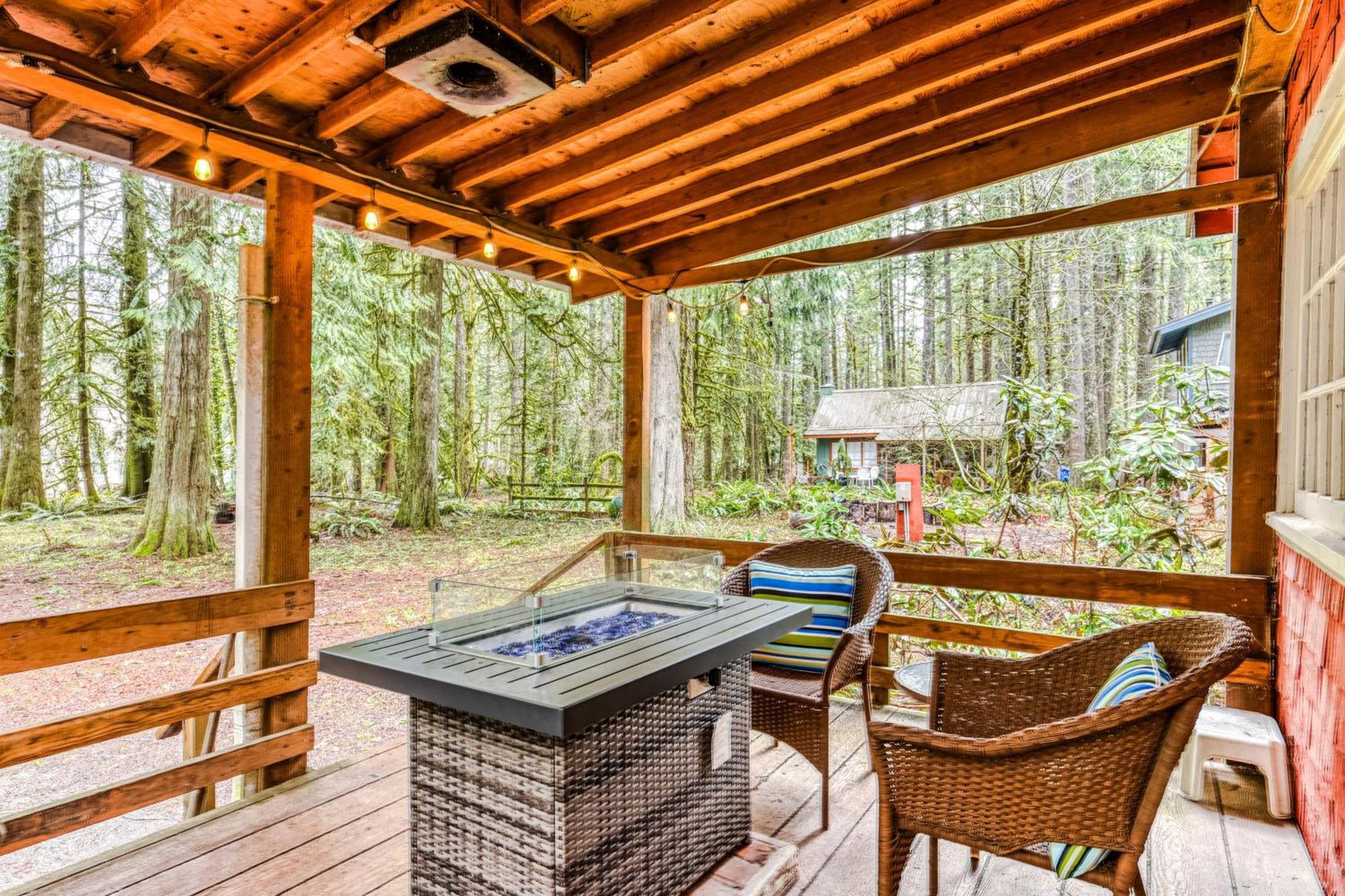 The Cedars Cabin Welches Luaran gambar